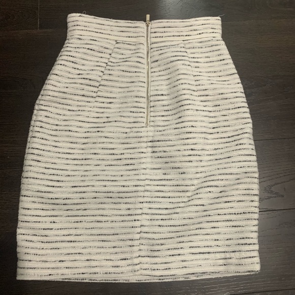 H&M Textured Skirt - Picture 3 of 5